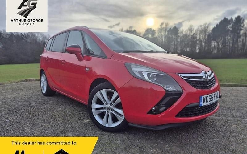 Used Vauxhall Zafira Tourer SRi 140 HP (102 kW) 2016 Red MPV
