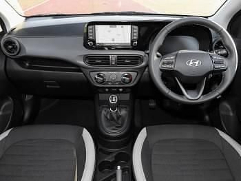 New Hyundai i10 Advanced 63 HP (46 kW) 2025 Special solid paint  atlas white Hatchback