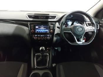 Used Nissan Qashqai Acenta Premium 140 HP (102 kW) 2020 Red SUV