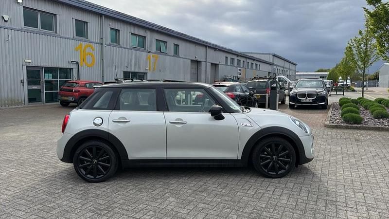 Used Mini Cooper S Classic 189 HP (139 kW) 2020 Silver Hatchback