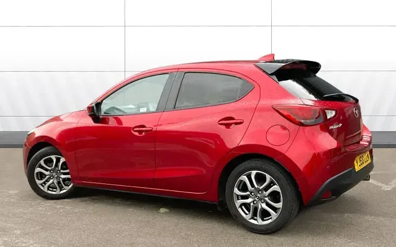 Used Mazda 2 Inclusive 116 HP (85 kW) 2018 Red Hatchback