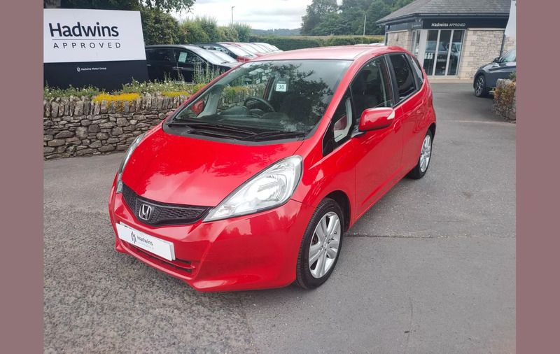 Red Used 2015 Honda Jazz ES Hatchback | £9,995 (Fair price) - Image 1/4