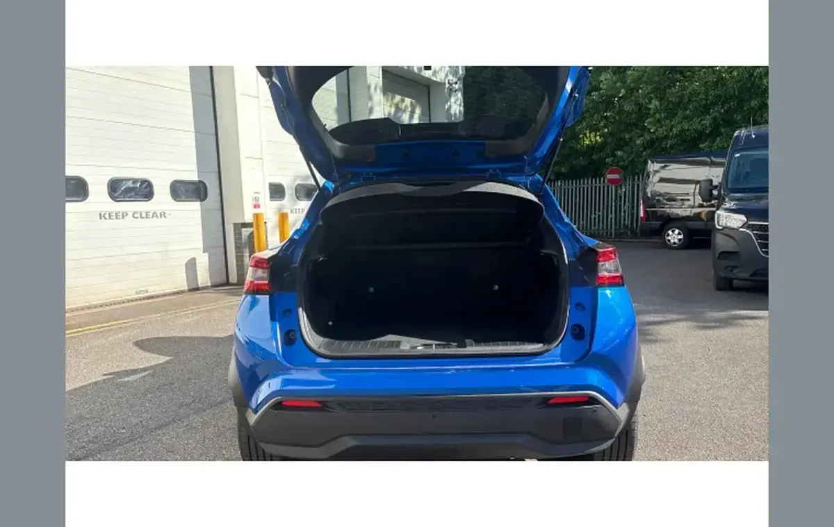 Used Nissan Juke N-Connecta 140 HP (102 kW) 2025 Blue SUV