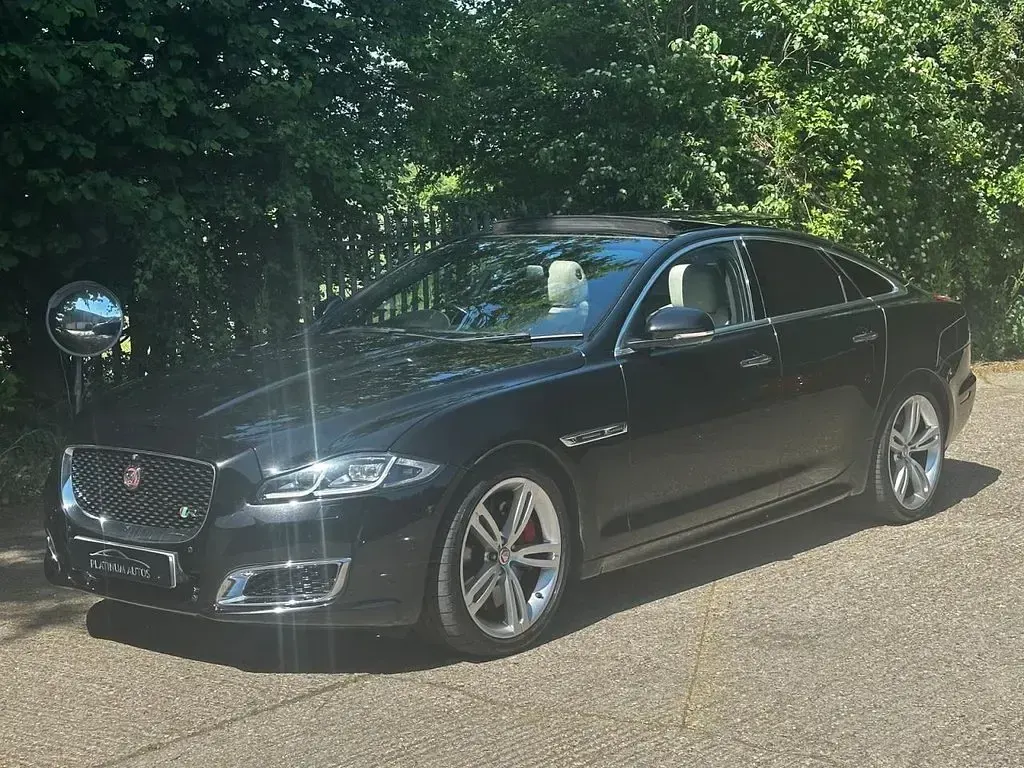 Used Jaguar XJR Supercharged 542 HP (398 kW) 2016 Black Sedan