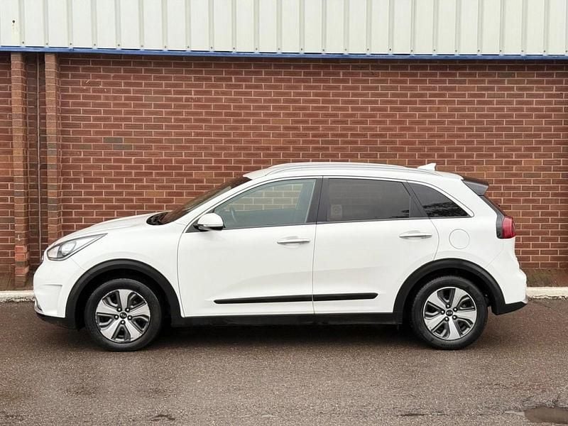 Used Kia Niro 141 HP (103 kW) 2019 White SUV