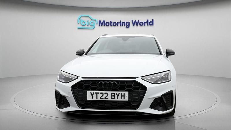Used Audi A4 Black Edition 150 HP (110 kW) 2022 White Estate
