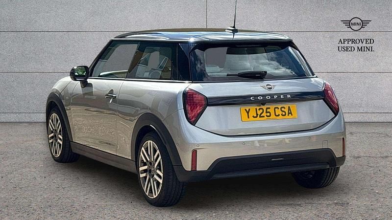 Used Mini Cooper Hatch 113 kW (154 HP) 2025 Silver Hatchback