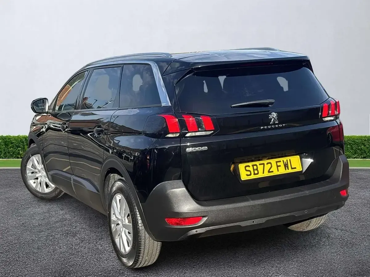 Used Peugeot 5008 Active+ 130 HP (95 kW) 2023 Black SUV