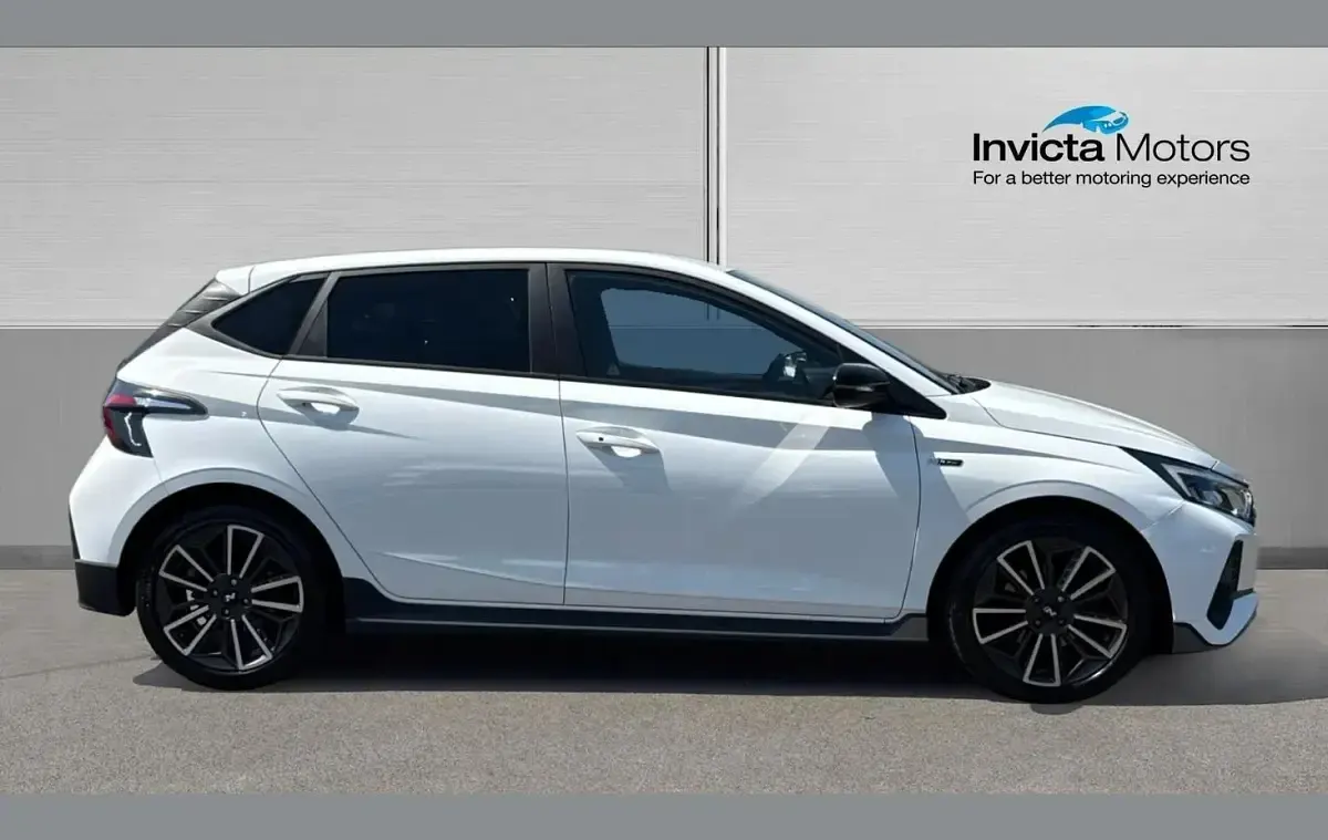 Used Hyundai i20 N Line 120 HP (88 kW) 2024 White Hatchback