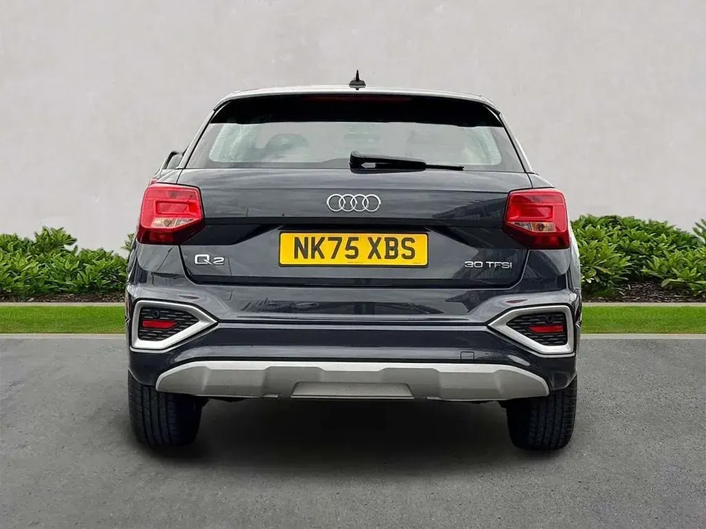 Usado Audi Q2 Sport 116 CV (85 kW) 2025 Gris SUV