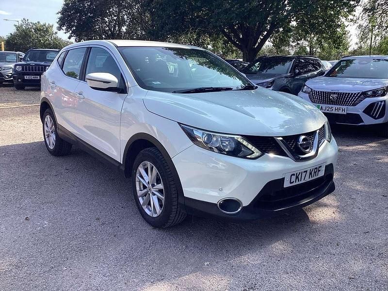 White Used 2017 Nissan Qashqai Acenta SUV | £9,995 (Fair price) - Image 1/4