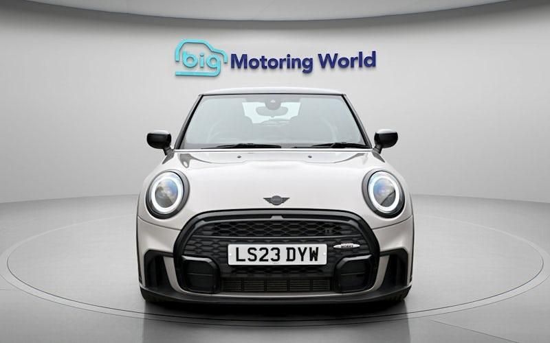 Używany Mini Cooper Hatch 136 KM (100 kW) 2022 Szary Hatchback