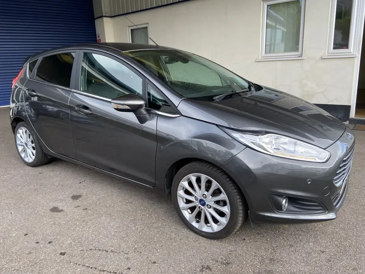 Used Ford Fiesta Titanium X 125 HP (91 kW) 2016 Grey Hatchback