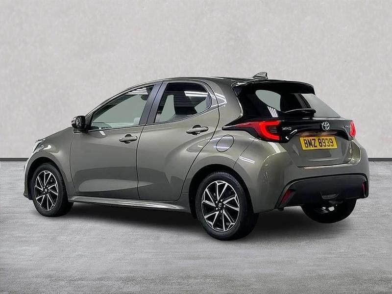 Used Toyota Yaris Hybrid Design 116 HP (85 kW) 2023 Bronze Hatchback