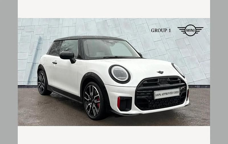 White Used 2025 Mini John Cooper Works Hatch Hatchback | £34,650 (Expensive) - Image 1/4