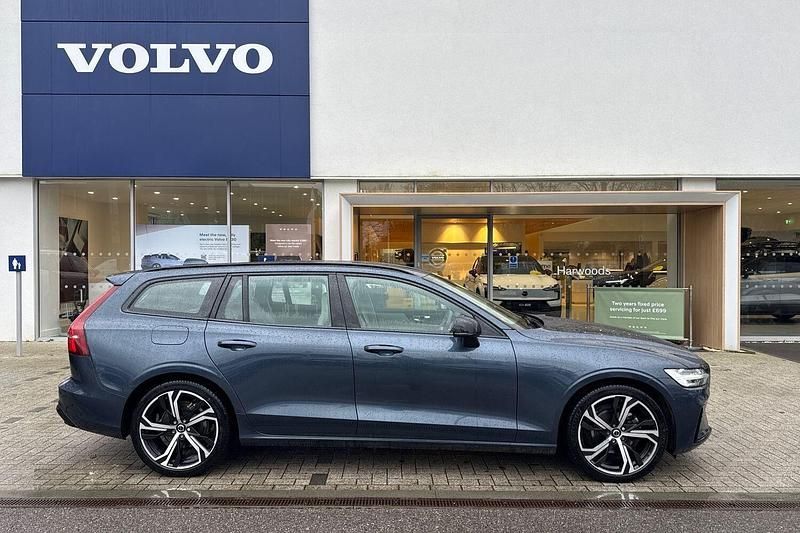Used Volvo V60 Plus 197 HP (144 kW) 2025 Blue Estate