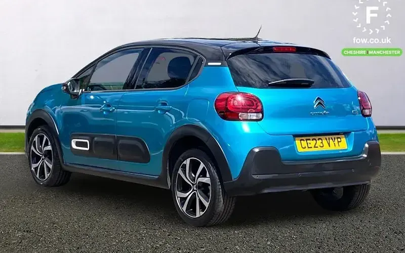 Used Citroën C3 Shine 102 HP (75 kW) 2023 Blue Hatchback