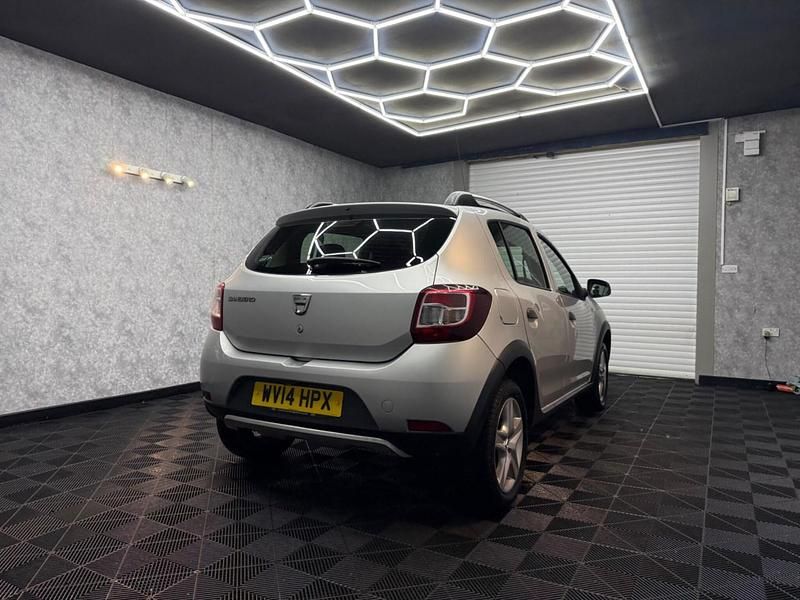 Used Dacia Sandero Ambiance 90 HP (66 kW) 2014 Silver Hatchback