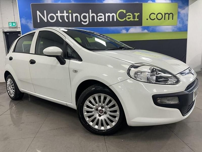 White Used 2010 Fiat Punto Evo Active Hatchback | £3,495 (A bit pricey) - Image 1/4