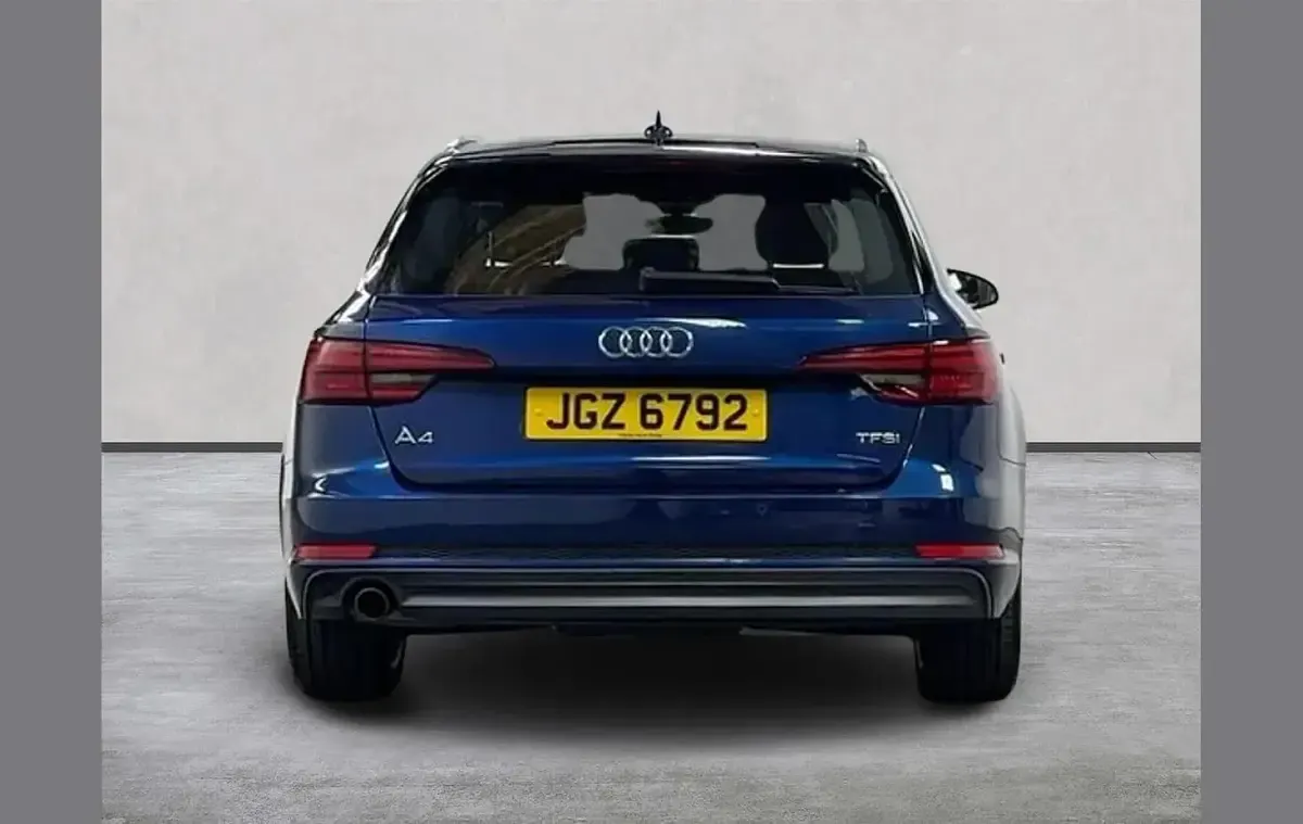 Used Audi A4 S-Line 150 HP (110 kW) 2018 Blue Estate