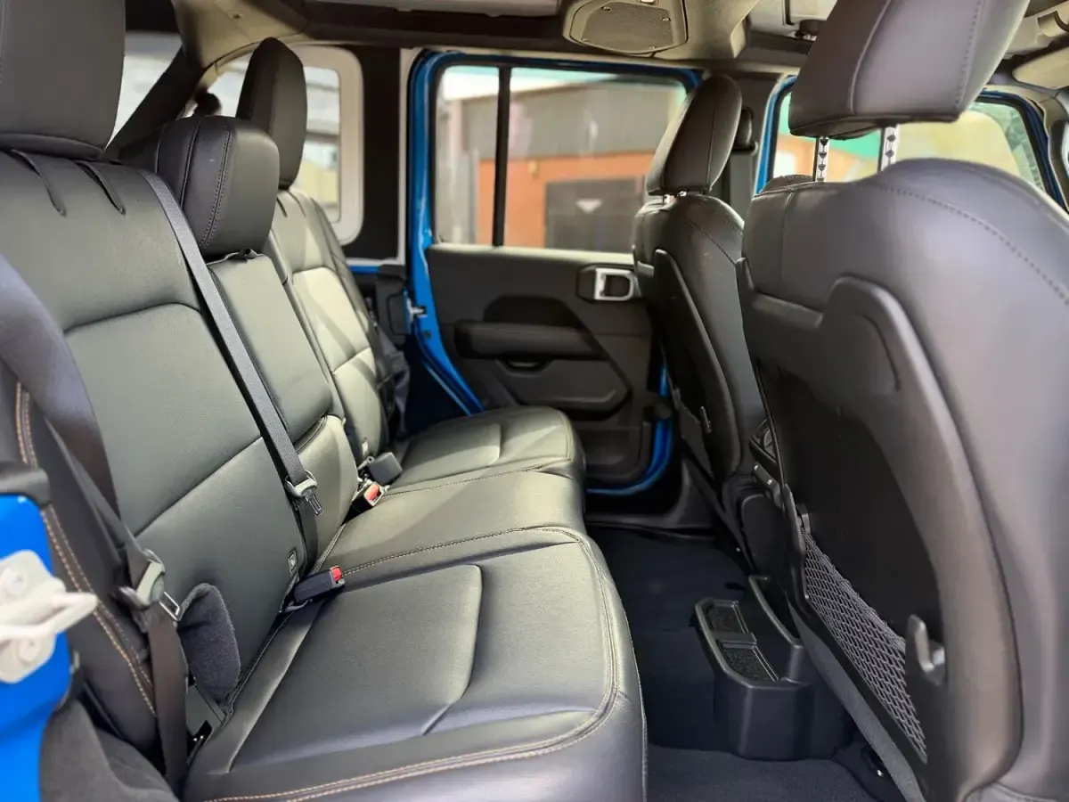 Used Jeep Wrangler Sahara 272 HP (200 kW) 2024 Blue SUV