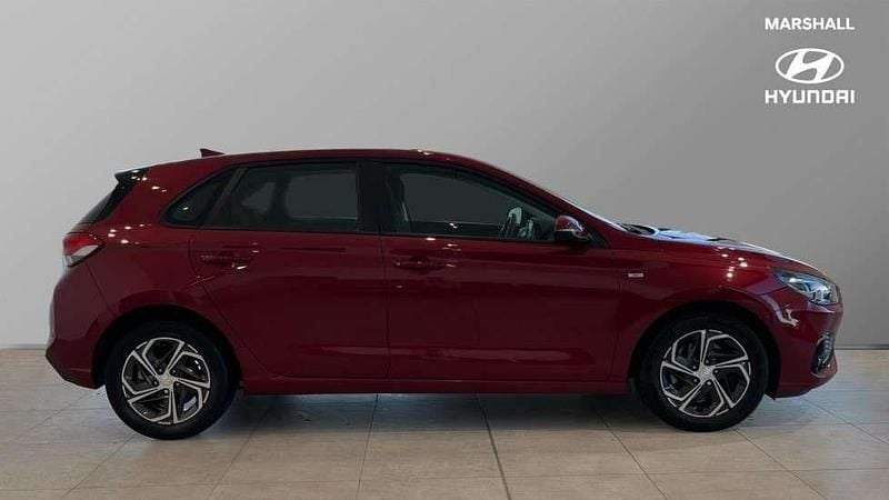 Used Hyundai i30 SE 120 HP (88 kW) 2022 Red Hatchback