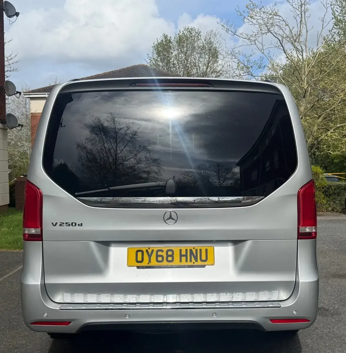 Begagnad Mercedes V250 AMG line 2018 Silver Minibuss