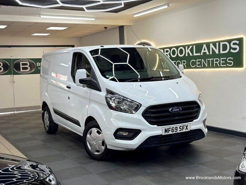 White Used 2019 Ford Transit Custom Trend | £17,985 (Fair price) - Image 1/3