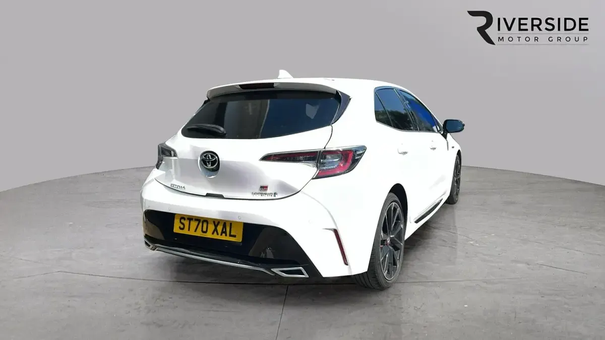 Used Toyota Corolla Sport 184 HP (135 kW) 2021 White Hatchback