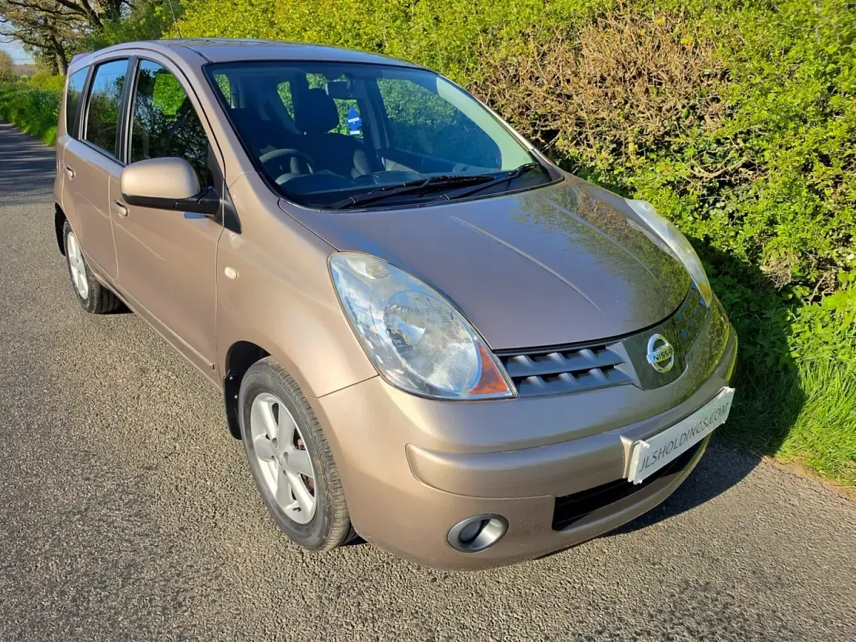 Begagnad Nissan Note Acenta 110 HK (80 kW) 2007 Beige Halvkombi