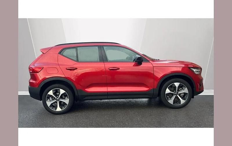 Used Volvo XC40 Plus 197 HP (144 kW) 2024 Red SUV