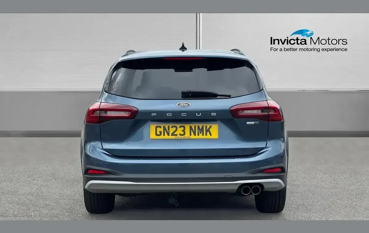 Used Ford Focus Active 155 HP (114 kW) 2023 Blue Estate