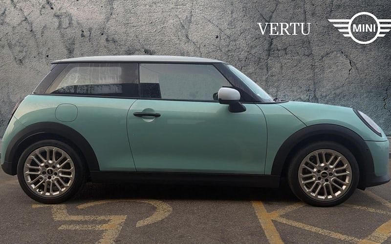 Used Mini Cooper Exclusive 204 HP (150 kW) 2024 Hatchback