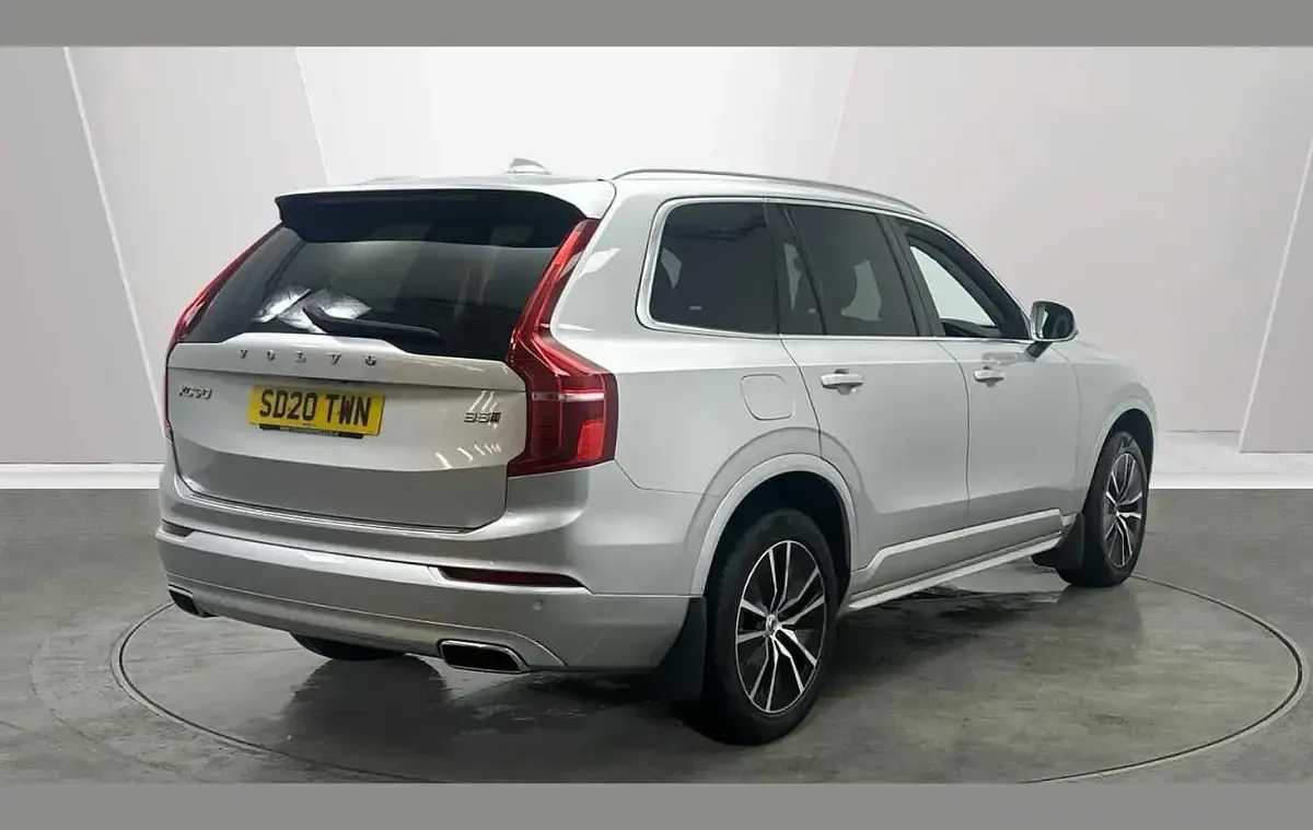 Used Volvo XC90 Momentum 235 HP (172 kW) 2020 Silver SUV