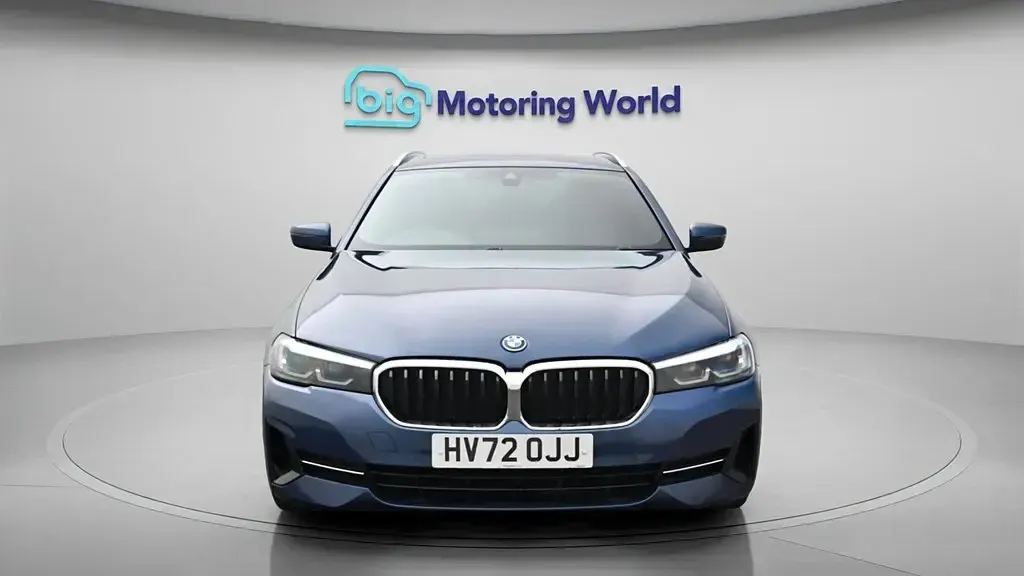Begagnad BMW 530e 292 HK (214 kW) 2022 Blå Kombi
