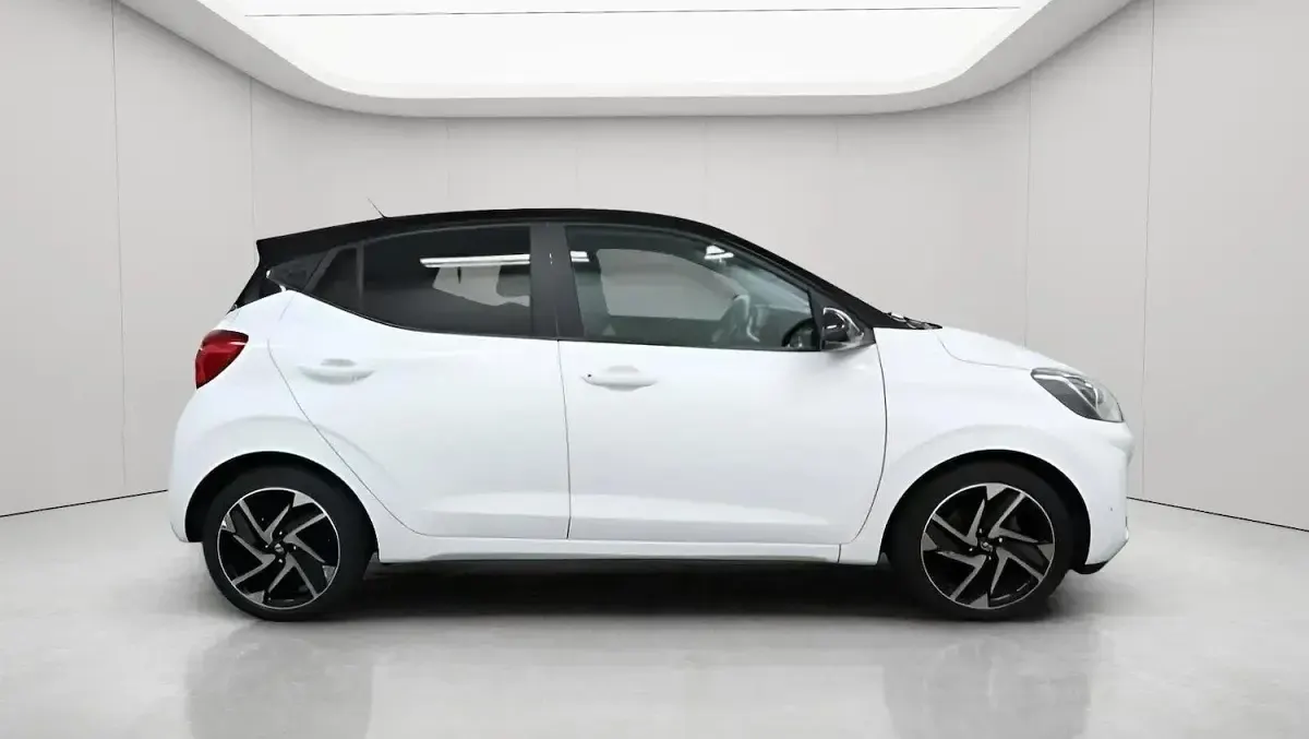 Used Hyundai i10 Premium 2021 White Hatchback