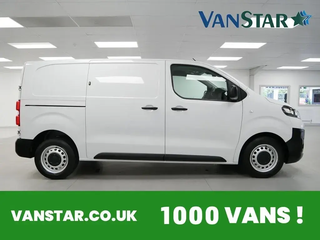 Used Vauxhall Vivaro 100 HP (73 kW) 2023 White MPV