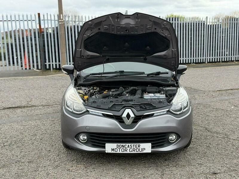 Used Renault Clio IV Dynamique 90 HP (66 kW) 2015 Grey Hatchback