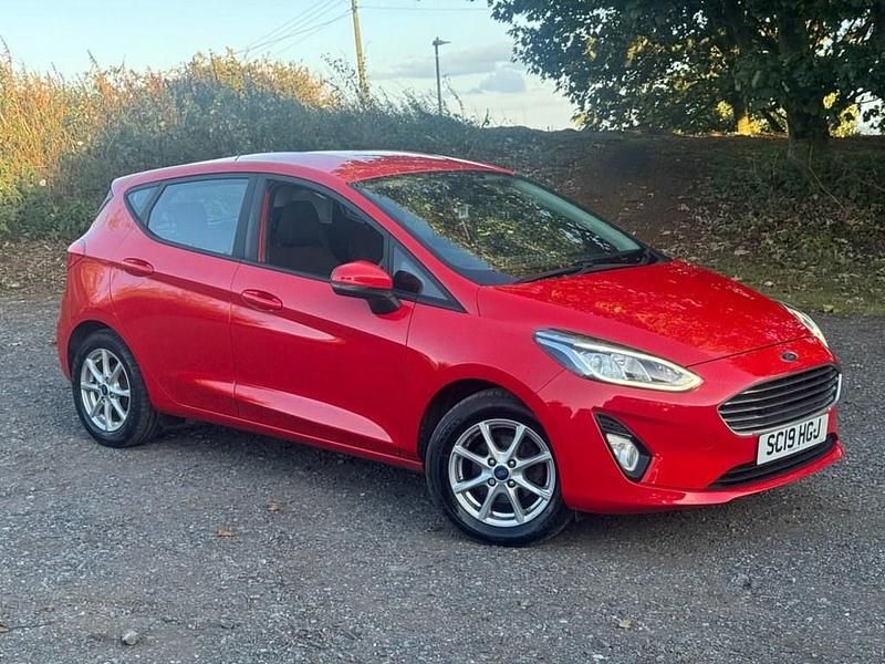 Red Used 2019 Ford Fiesta Zetec Hatchback | £7,261 (Fair price) - Image 1/4