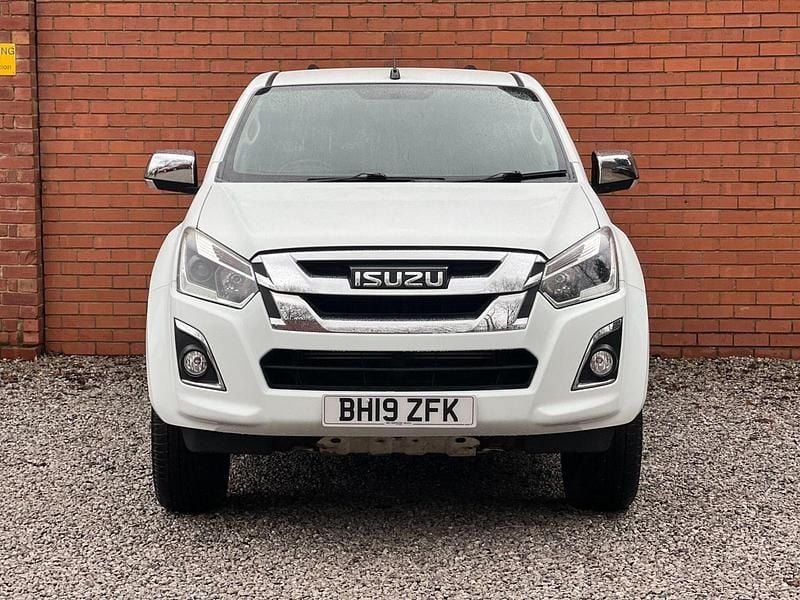 Used Isuzu D-Max 164 HP (120 kW) 2019 White Pickup