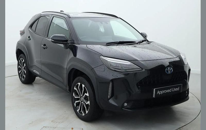Black Used 2023 Toyota Yaris Cross Design SUV | £22,498 (A bit pricey) - Image 1/3