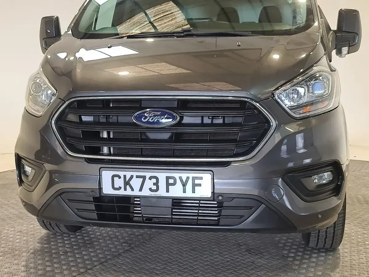 Used Ford Transit Custom Limited 130 HP (95 kW) 2023 Grey Van