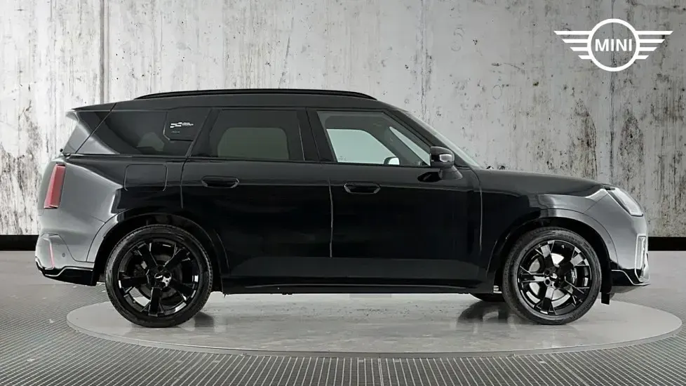 Used Mini Countryman 215 HP (158 kW) 2024 Black SUV