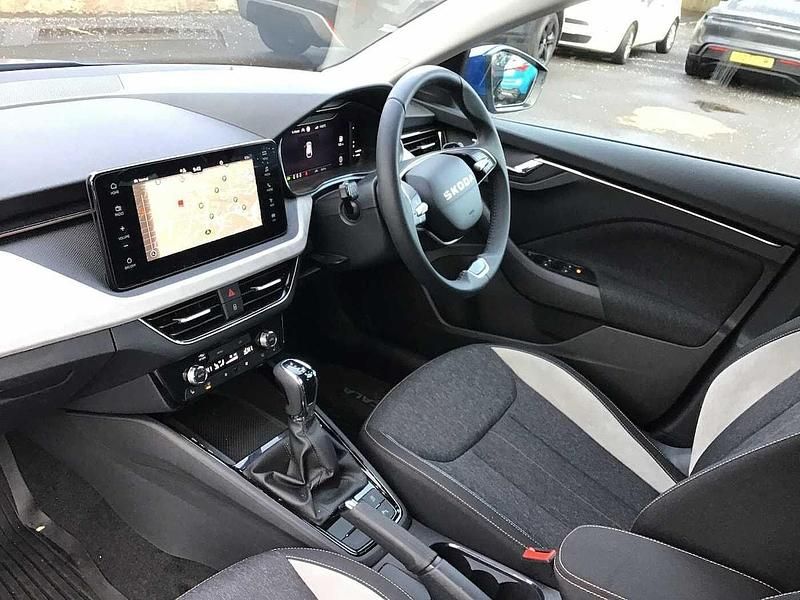 New Skoda Scala SE L 85 HP (62 kW) 2025 Race blue metallic Hatchback