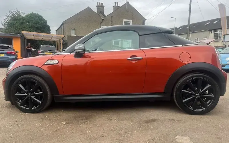 Used Mini Cooper S Coupé 184 HP (135 kW) 2012 Orange Coupe