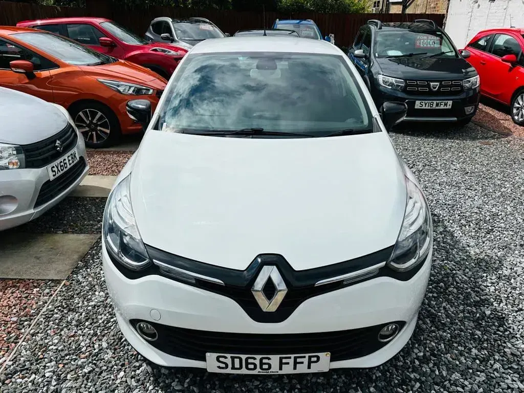 Used Renault Clio IV Dynamique 2016 White Hatchback