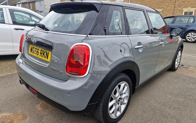 Used Mini Cooper D Hatch 116 HP (85 kW) 2016 Grey Hatchback