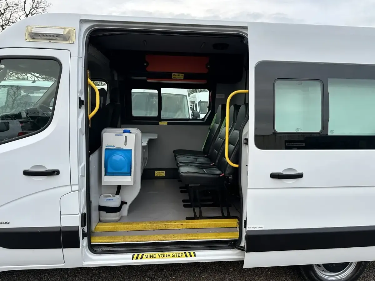 Used Vauxhall Movano 130 HP (95 kW) 2019 White MPV