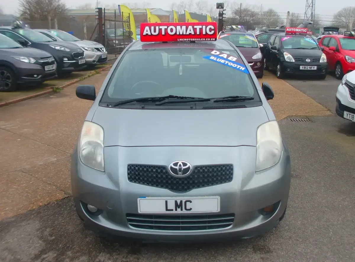 Used Toyota Yaris T3 87 HP (63 kW) 2007 Silver Hatchback