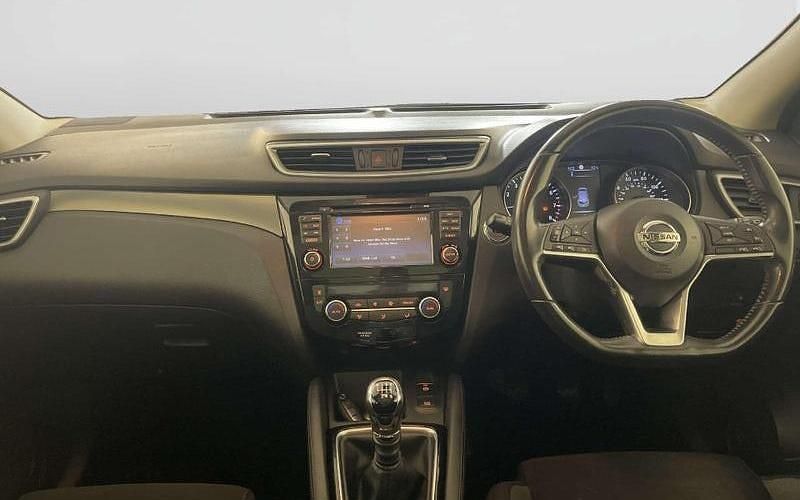 Used Nissan Qashqai N-Connecta 116 HP (85 kW) 2018 Grey SUV